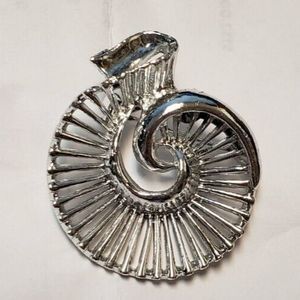 VINTAGE GERRY MARKED SIGNED OPEN WORK SWIRL BROOCH PIN SILVER TONE